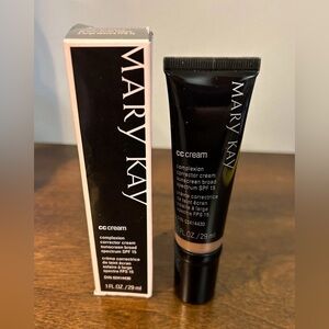 Mary Kay CC Cream Sunscreen Broad Spectrum SPF 15 -Very Deep- 1 fl oz New in Box